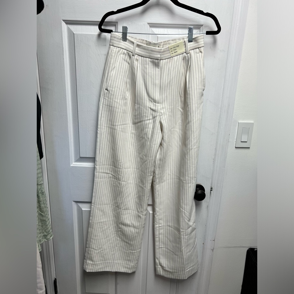 Abercrombie Sloan Trouser Ultra High Wide Leg - 28/6R - White Striped